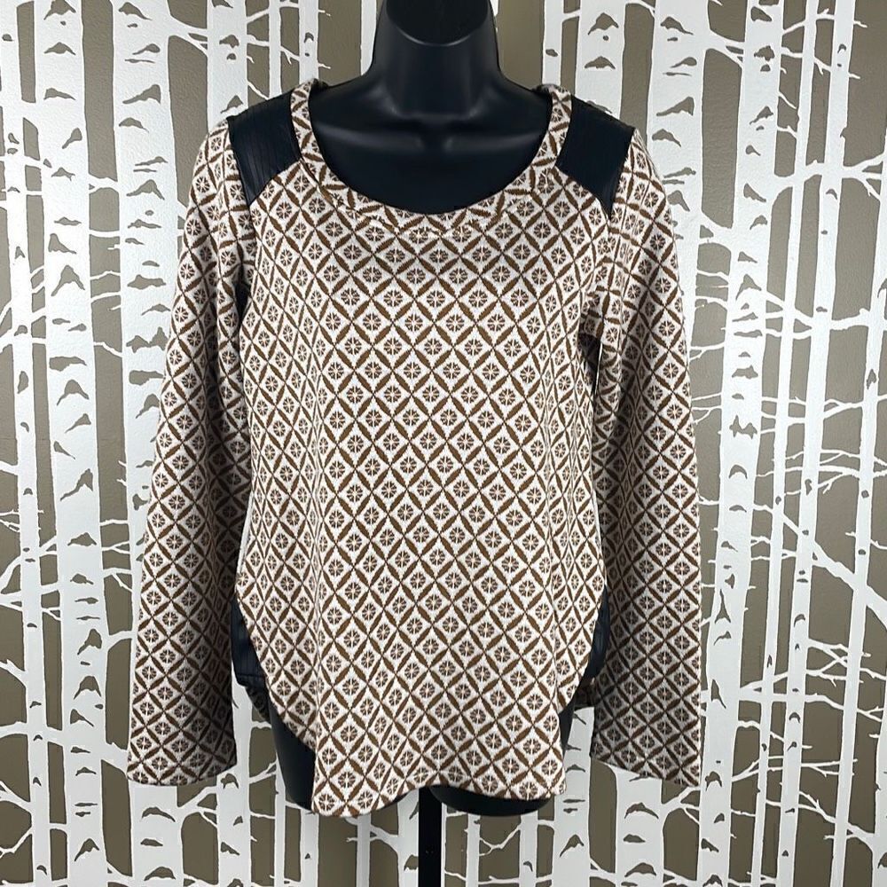 Mystree Geometric Print Knitted Faux Leather Accent Top sz M